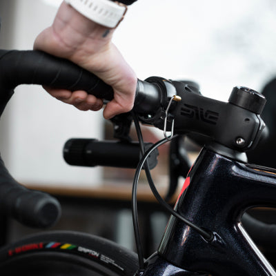 knog oi rennrad Knog Oi Bell Luxe Große Fahrradklingel schwarz, Design und Schlichtheit