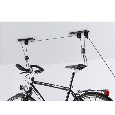 Support pour accrocher les vélos au plafond par des cordes et de